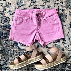 AE Pink Shorts 🌷🌸